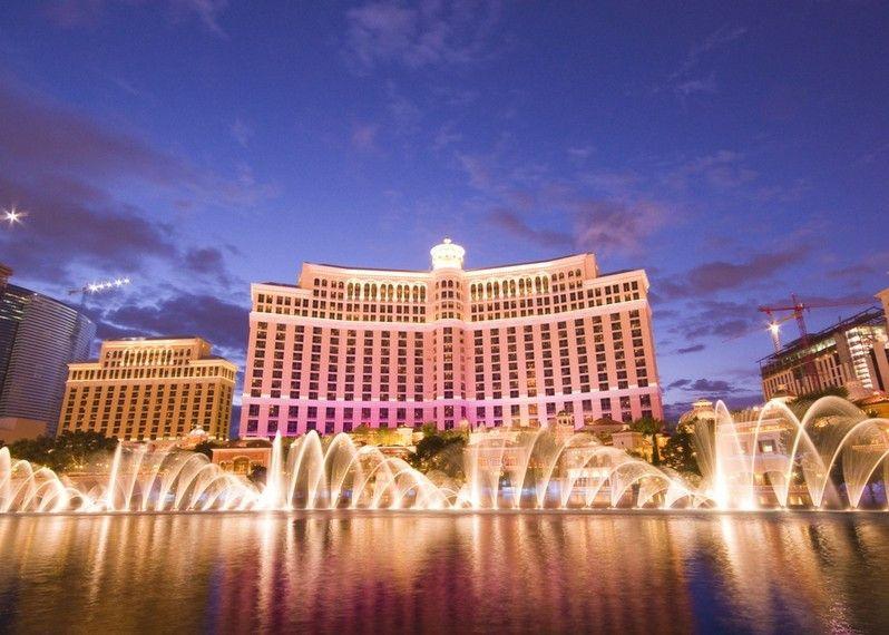 Il lussuoso hotel Bellagio, Las Vegas, USA. 
©somchaij/Shutterstock
